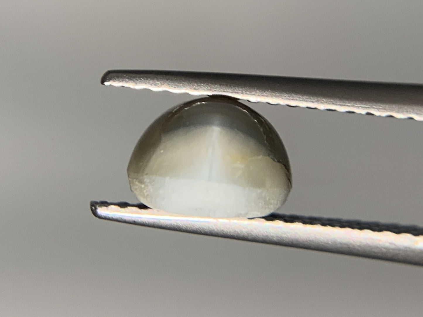 クリソベリルキャッツアイ 2.765ct  中央宝石ソーティング付き  7.6㎜×7.2㎜×5.1㎜  ルース（ 裸石 ） 4021Y
