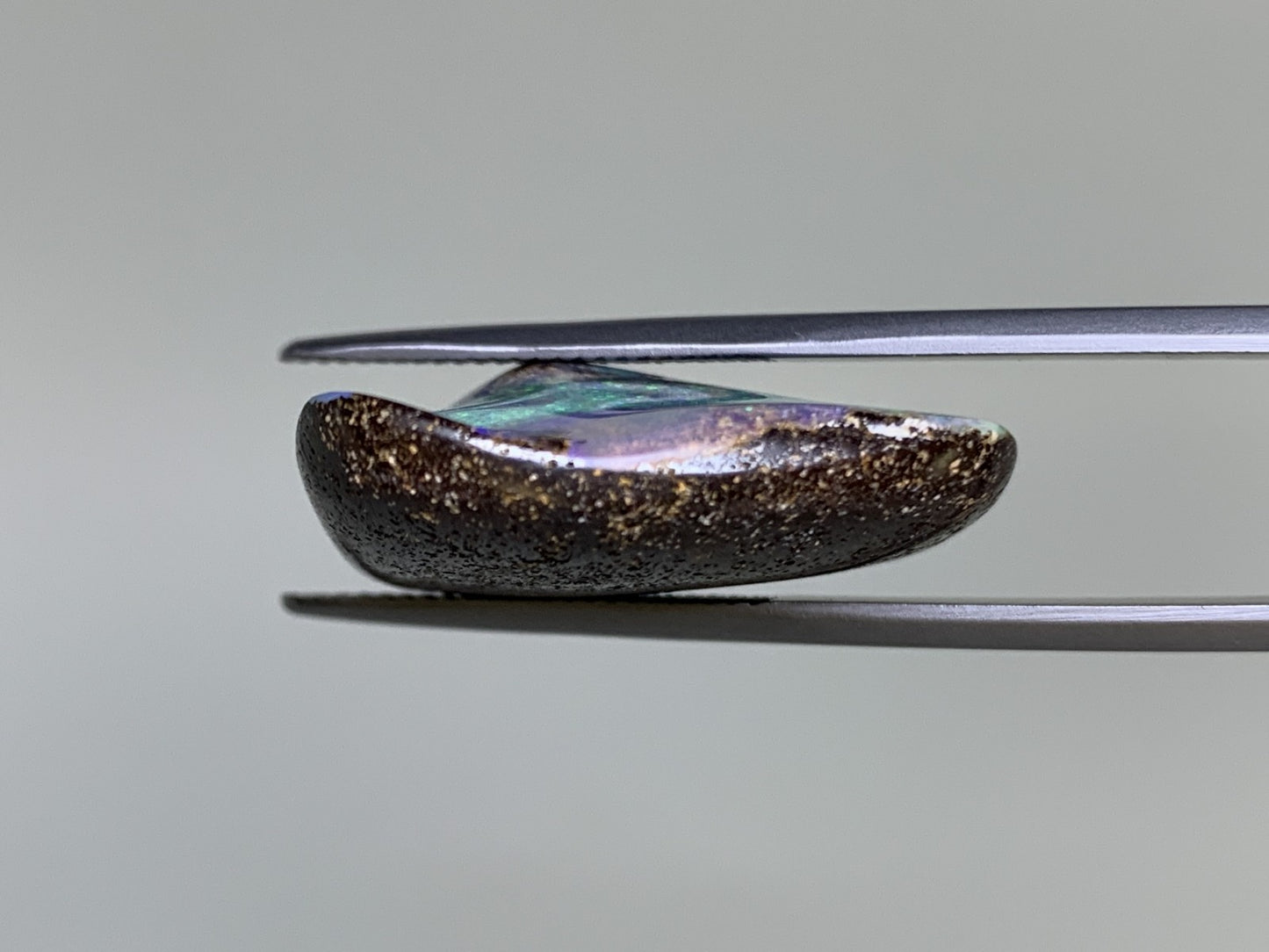 ボルダーオパール 54.968ct 宝石ソーティング付き  29.7㎜×25.6㎜×8.9㎜  ルース（ 裸石 ） 4051Y