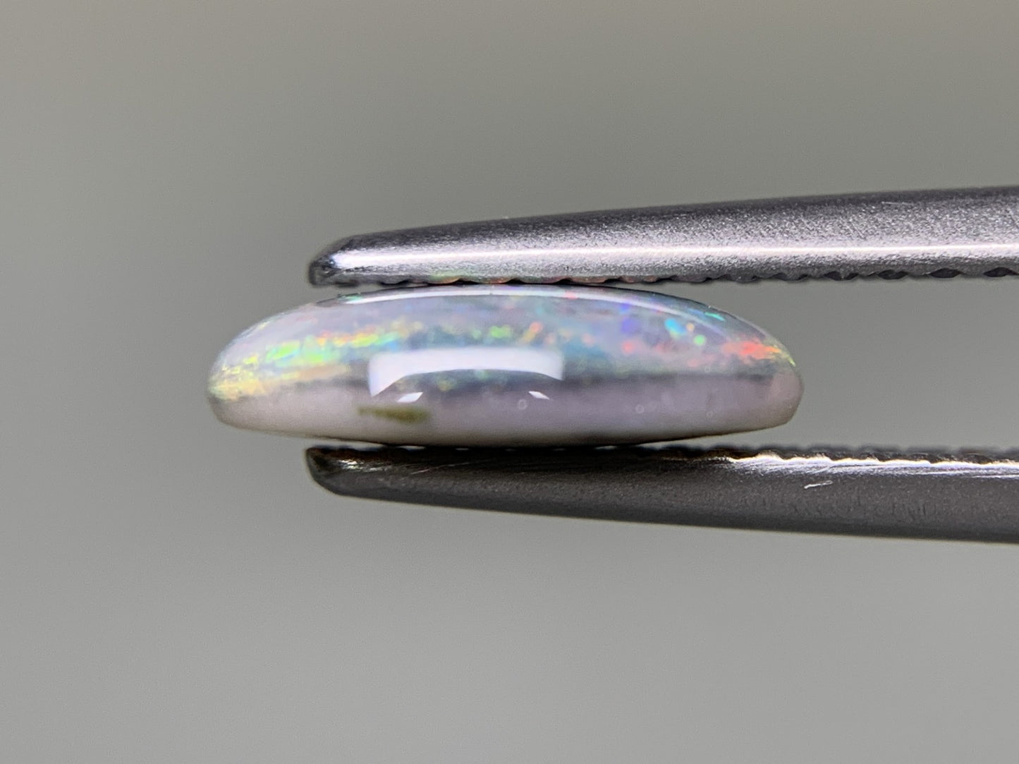 ブラックオパール 1.403ct 宝石ソーティング付き  10.5㎜×7.3㎜×2.8㎜  ルース（ 裸石 ） 4057Y