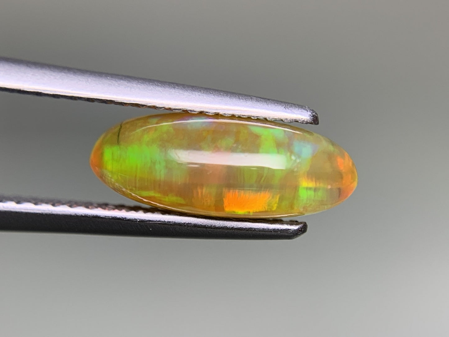 ファイアオパール 3.129ct  中央宝石ソーティング付き  13.6㎜×8.0㎜×5.1㎜  ルース（ 裸石 ） 4071Y