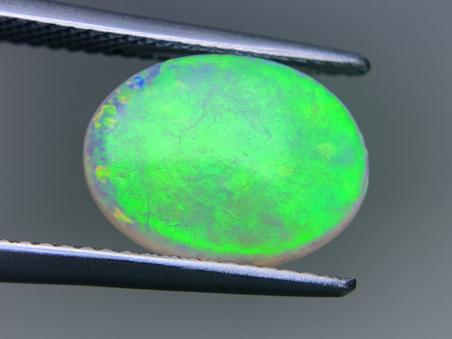オパール 3.223ct  宝石ソーティング付き  13.1㎜×10.1㎜×3.8㎜  ルース（ 裸石 ） 4075Y