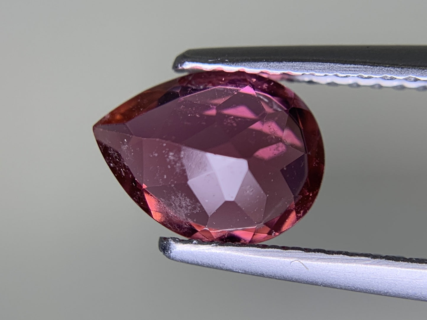 ピンクトルマリン 1.519ct 宝石ソーティング付き 9.0㎜×6.8㎜×4.0㎜ ルース（ 裸石 ） 4086Y