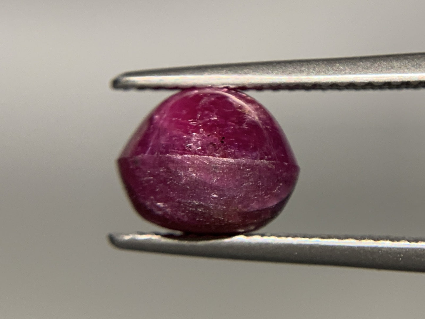 スタールビー 6.188ct  宝石ソーティング付き  9.7㎜×8.2㎜×7.8㎜  ルース（ 裸石 ） 4118Y