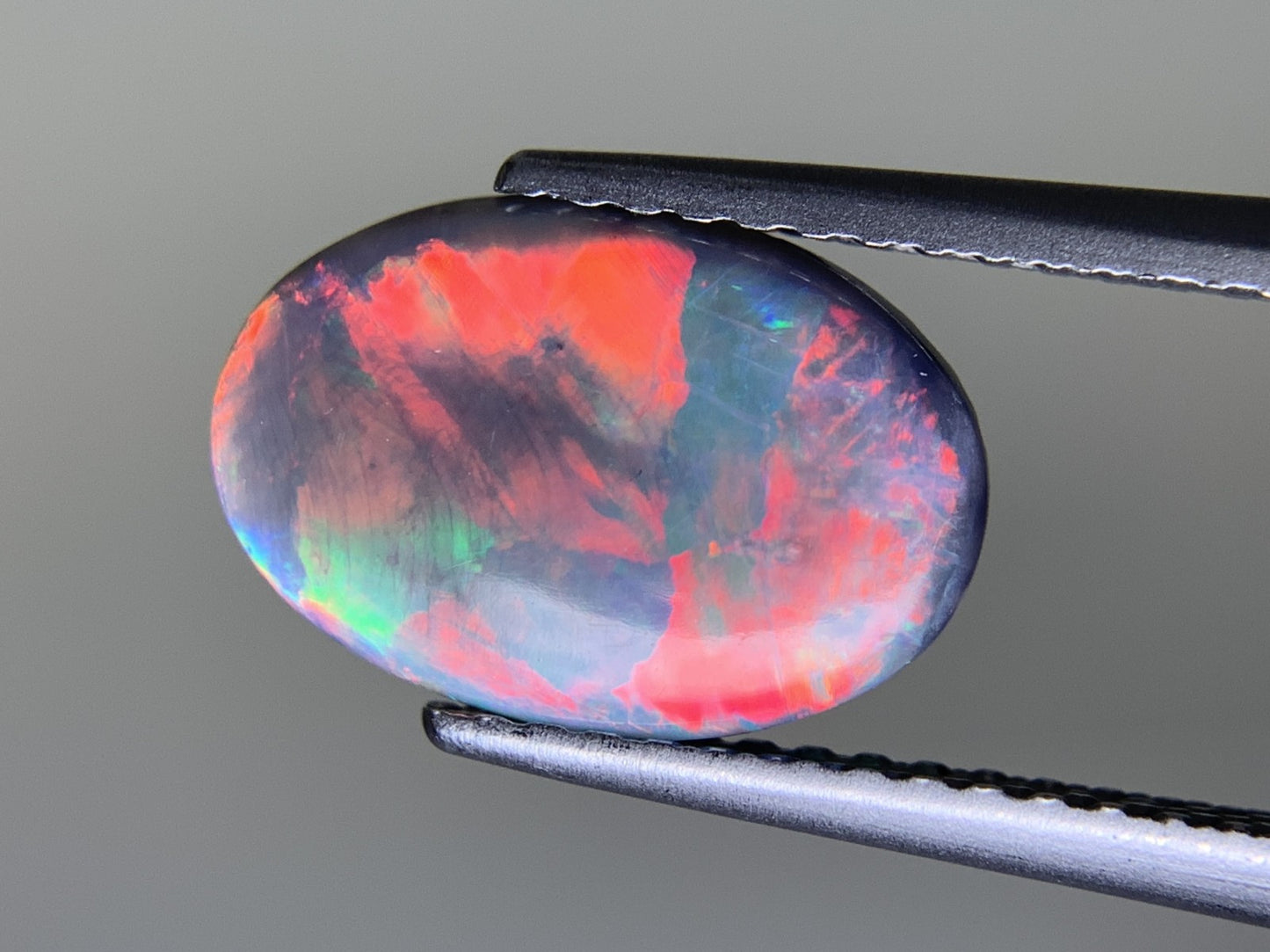 ブラックオパール 1.109ct  中央宝石ソーティング付き  11.5㎜×7.9㎜×1.7㎜  ルース（ 裸石 ） 4133Y