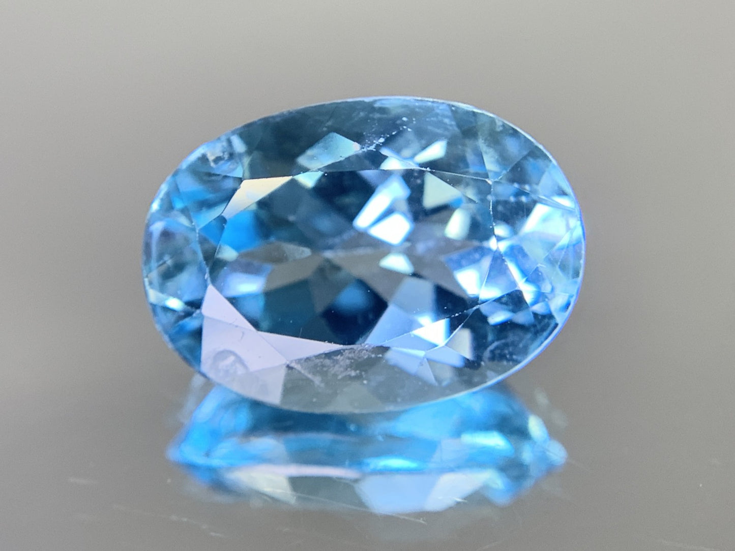 ブルートパーズ 7.318ct 宝石ソーティング付き 13.9㎜×10.0㎜×7.1㎜ ルース（ 裸石 ） 4142Y