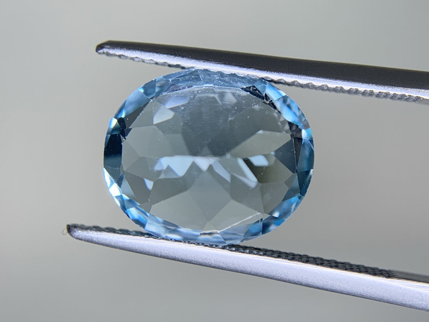 ブルートパーズ 7.262ct  宝石ソーティング付き  12.9㎜×11.0㎜×7.1㎜  ルース（ 裸石 ） 4144Y