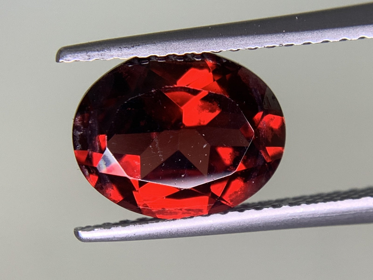 ガーネット 3.063ct  宝石ソーティング付き  10.1㎜×8.2㎜×4.7㎜  ルース（ 裸石 ） 4155Y