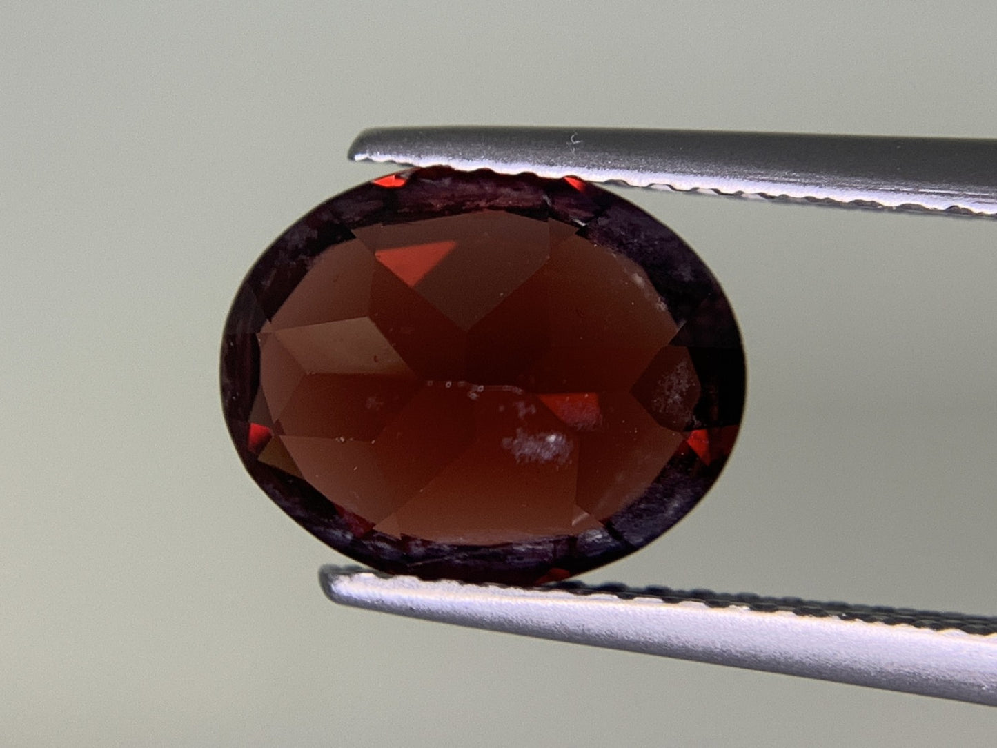ガーネット 3.063ct  宝石ソーティング付き  10.1㎜×8.2㎜×4.7㎜  ルース（ 裸石 ） 4155Y
