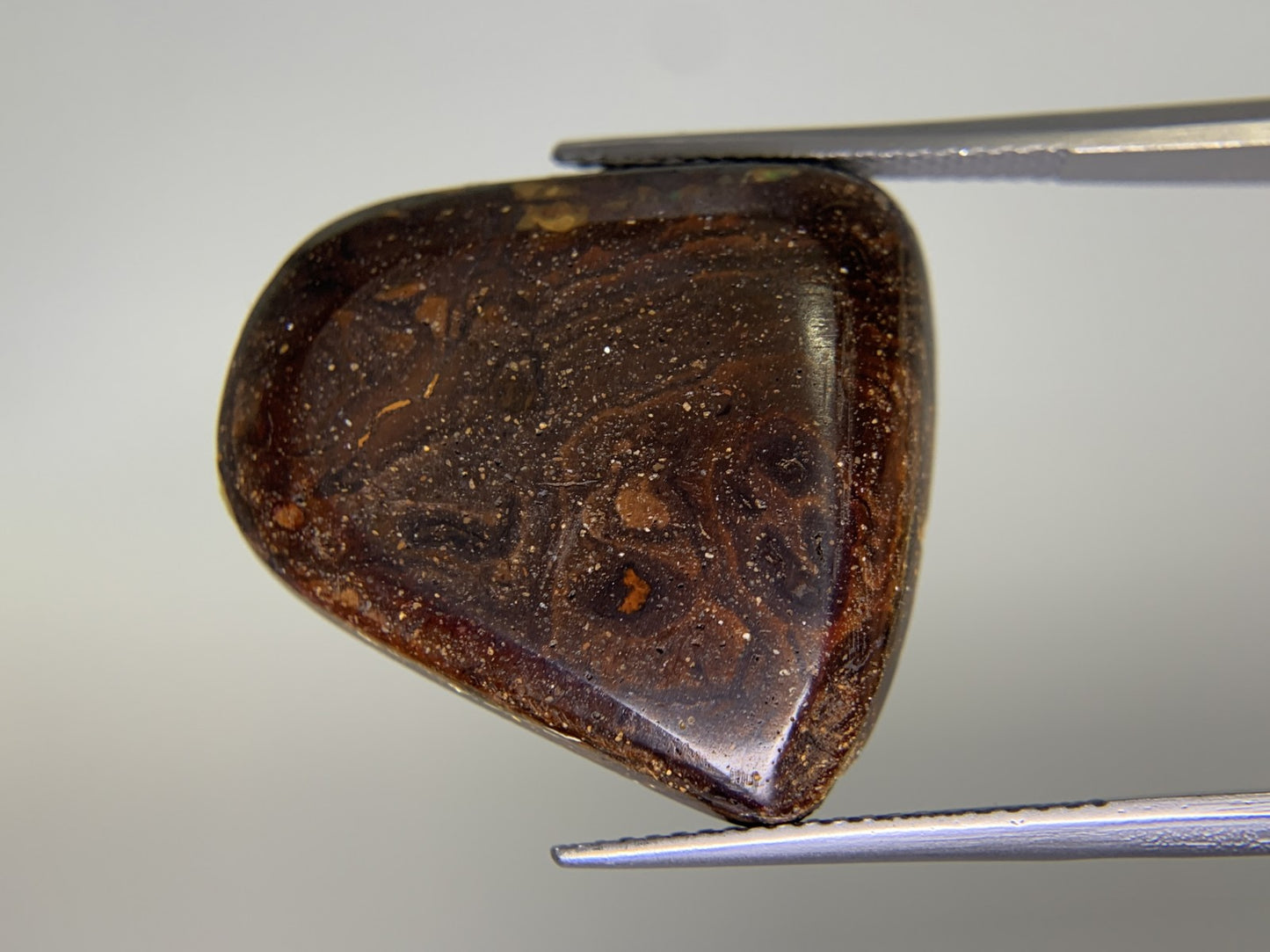 ボルダーオパール 28.873ct  宝石ソーティング付き  23.9㎜×21.8㎜×6.6㎜  ルース（ 裸石 ） 4176Y