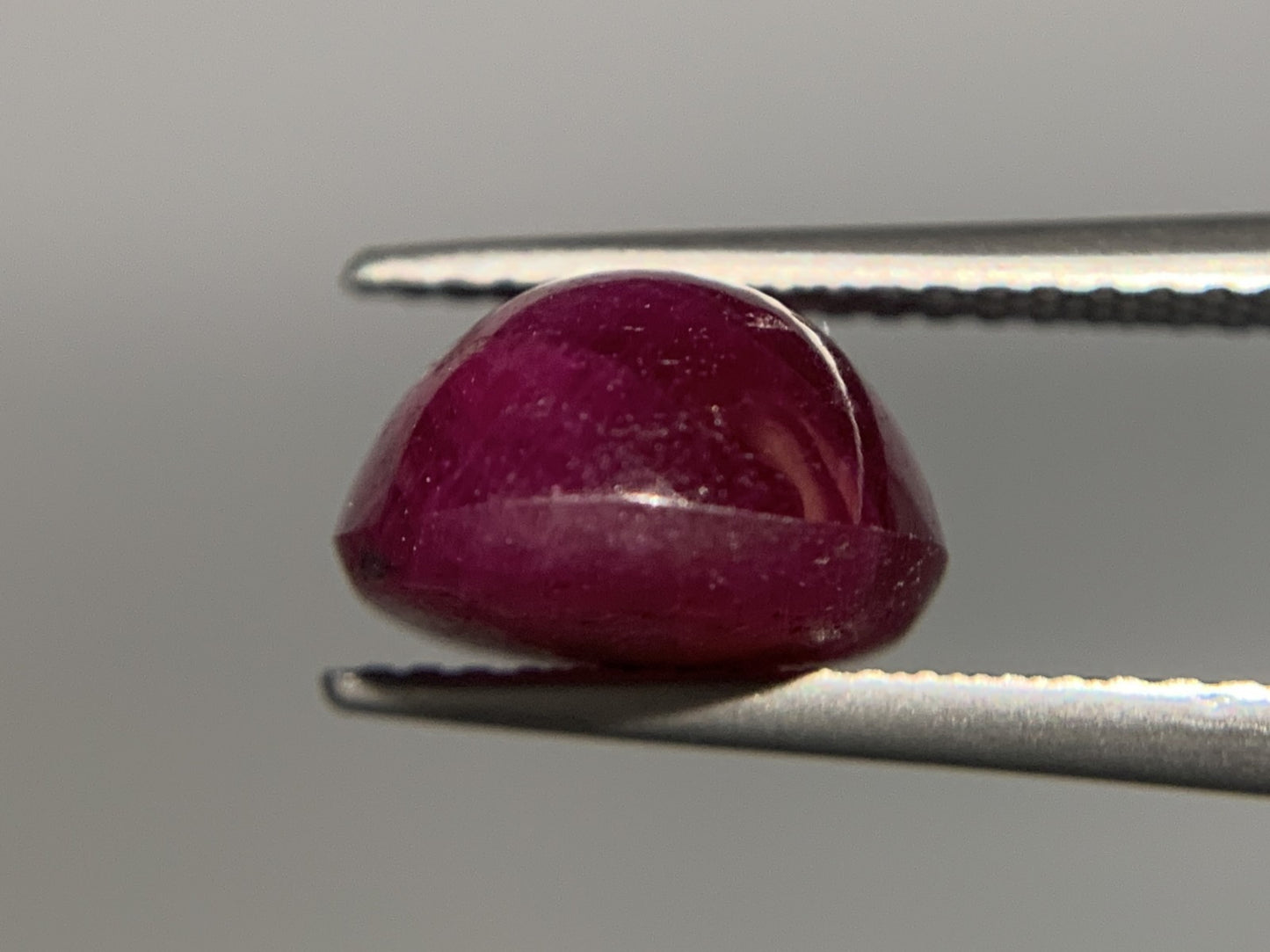 スタールビー 7.544ct 宝石ソーティング付き 11.7㎜×9.9㎜×6.3㎜ ルース（ 裸石 ） 4181Y