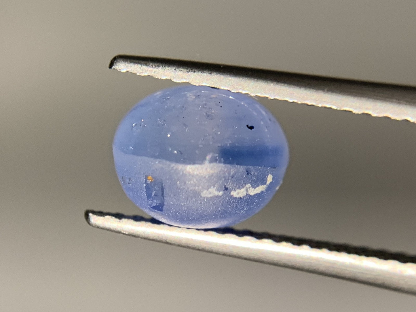 スターサファイア 3.868ct  宝石ソーティング付き  7.9㎜×7.1㎜×6.3㎜  ルース（ 裸石 ） 4189Y