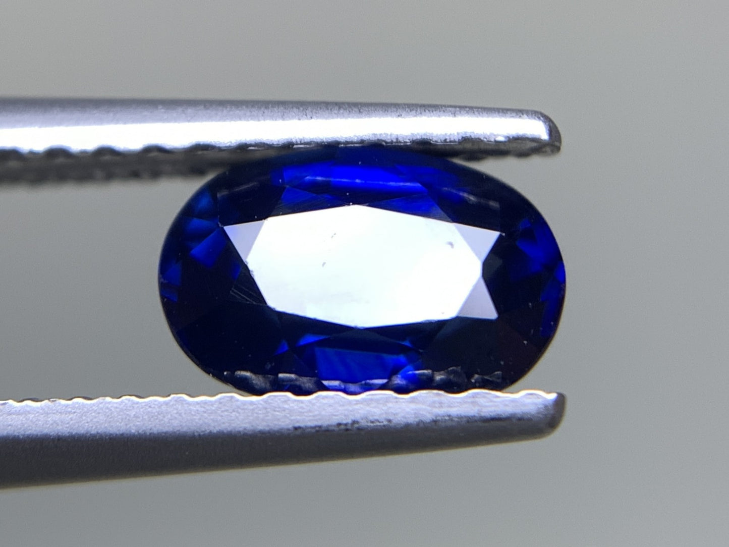 サファイア 1.083ct  宝石ソーティング付き  7.0㎜×4.9㎜×3.4㎜  天然 ルース（ 裸石 ） 4198Y