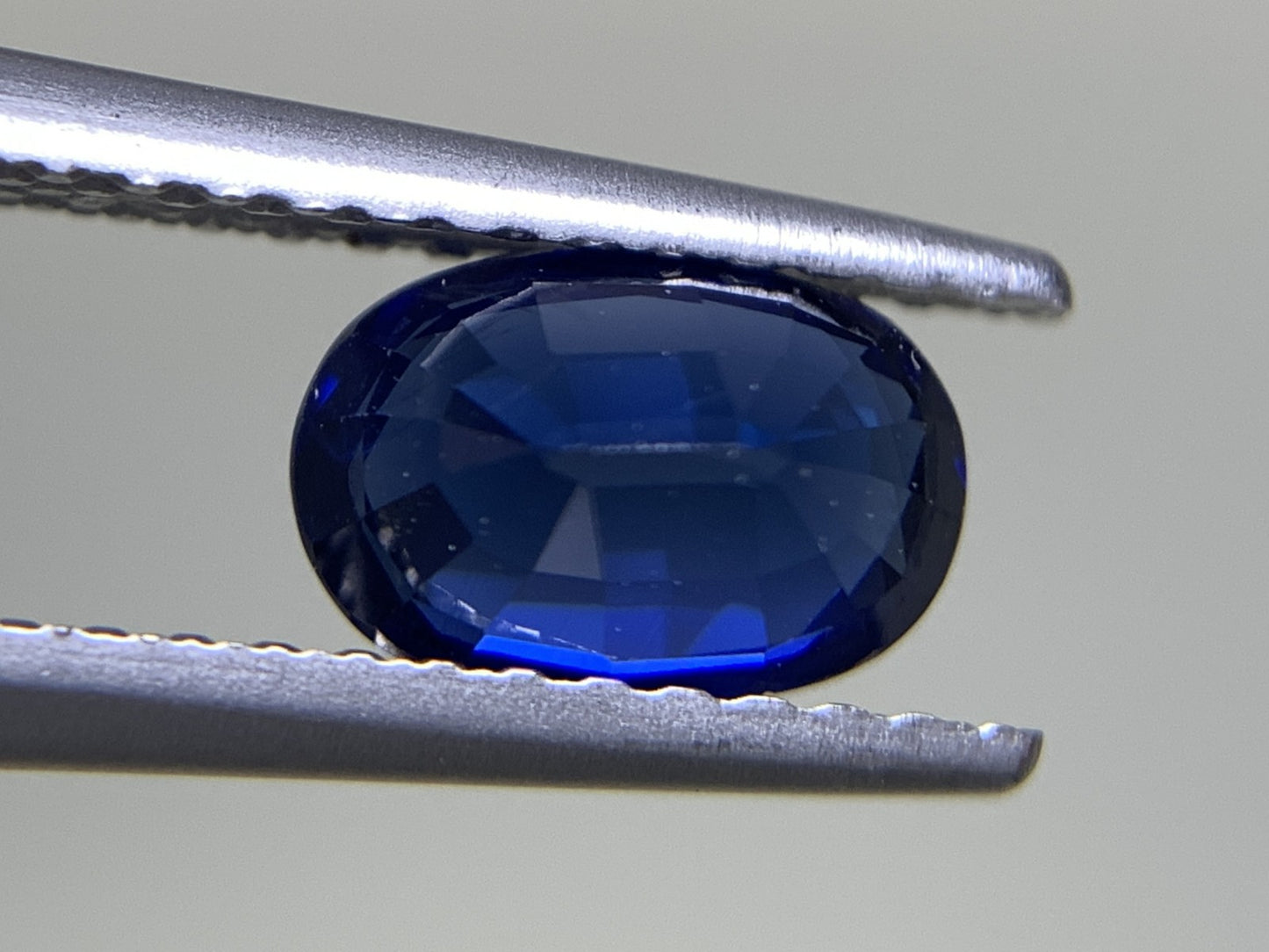 サファイア 1.083ct  宝石ソーティング付き  7.0㎜×4.9㎜×3.4㎜  天然 ルース（ 裸石 ） 4198Y