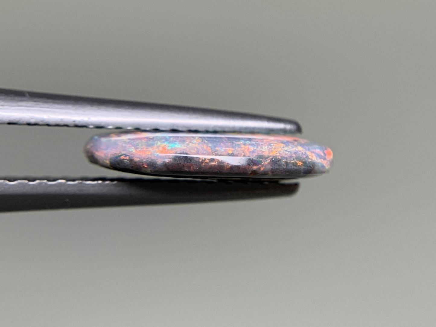 ブラックオパール 1.265ct 中央宝石ソーティング付き 11.4㎜×7.8㎜×2.2㎜ ルース（ 裸石 ） 4205Y