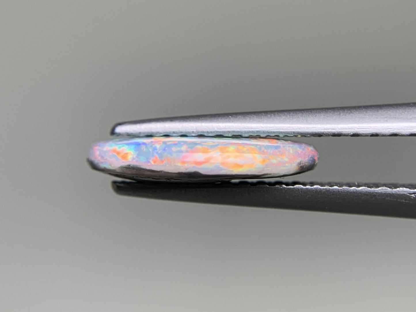 ブラックオパール 1.265ct 中央宝石ソーティング付き 11.4㎜×7.8㎜×2.2㎜ ルース（ 裸石 ） 4205Y
