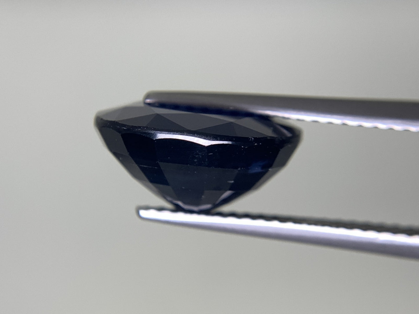 サファイア 6.648ct  中央宝石ソーティング付き  12.03㎜×9.98㎜×6.39㎜  天然 ルース（ 裸石 ） 4207Y