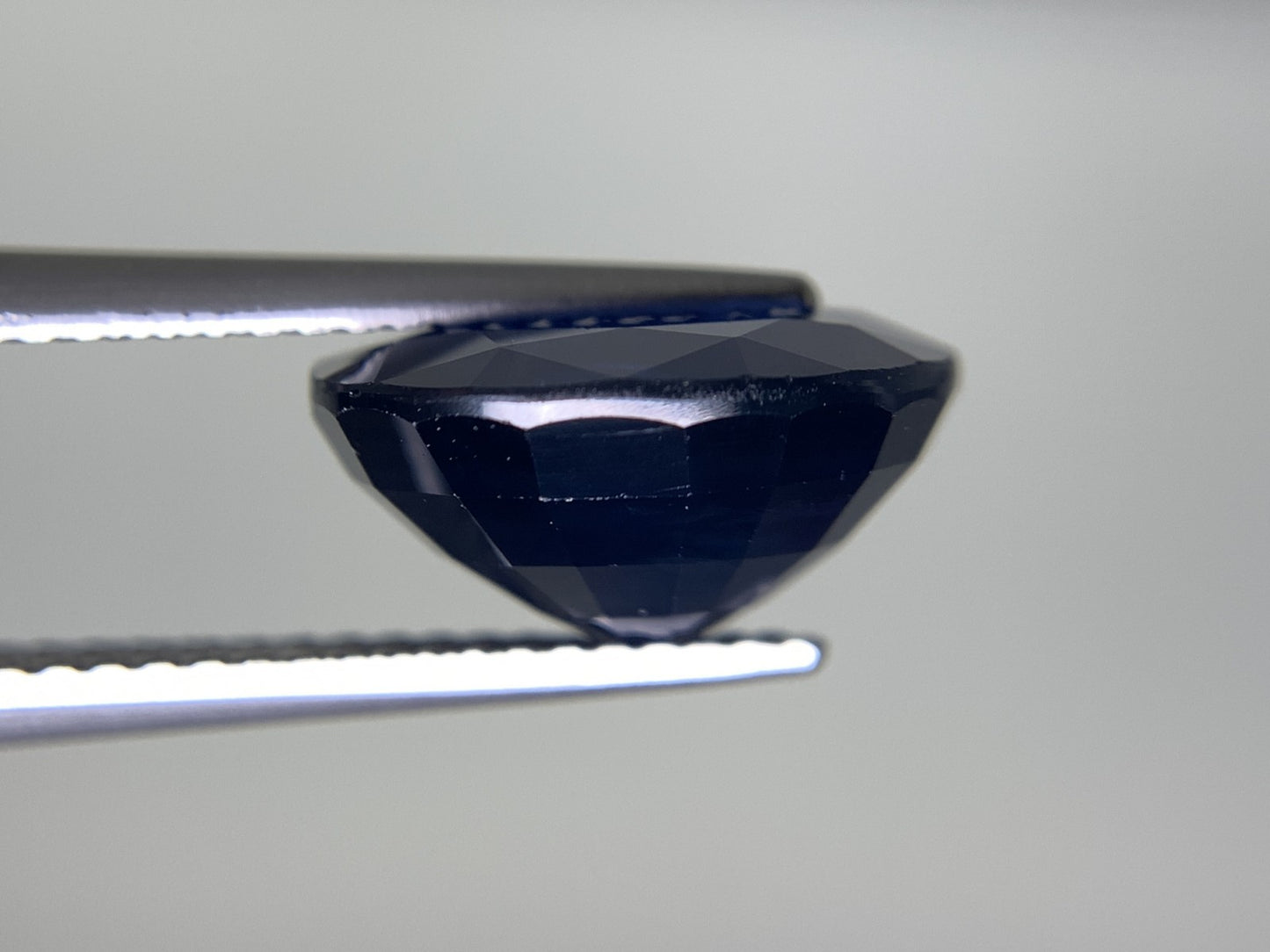 サファイア 6.648ct  中央宝石ソーティング付き  12.03㎜×9.98㎜×6.39㎜  天然 ルース（ 裸石 ） 4207Y