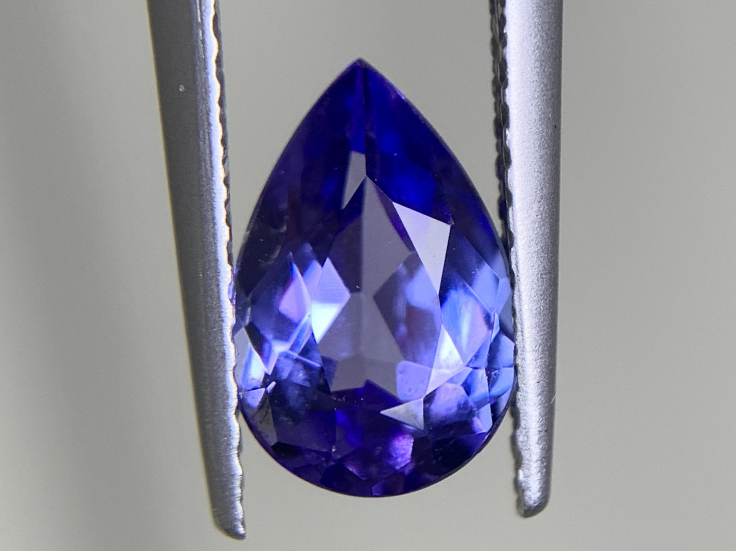 タンザナイト 1.384ct  宝石ソーティング付き  9.2㎜×6.1㎜×3.8㎜  ルース（ 裸石 ） 4240Y