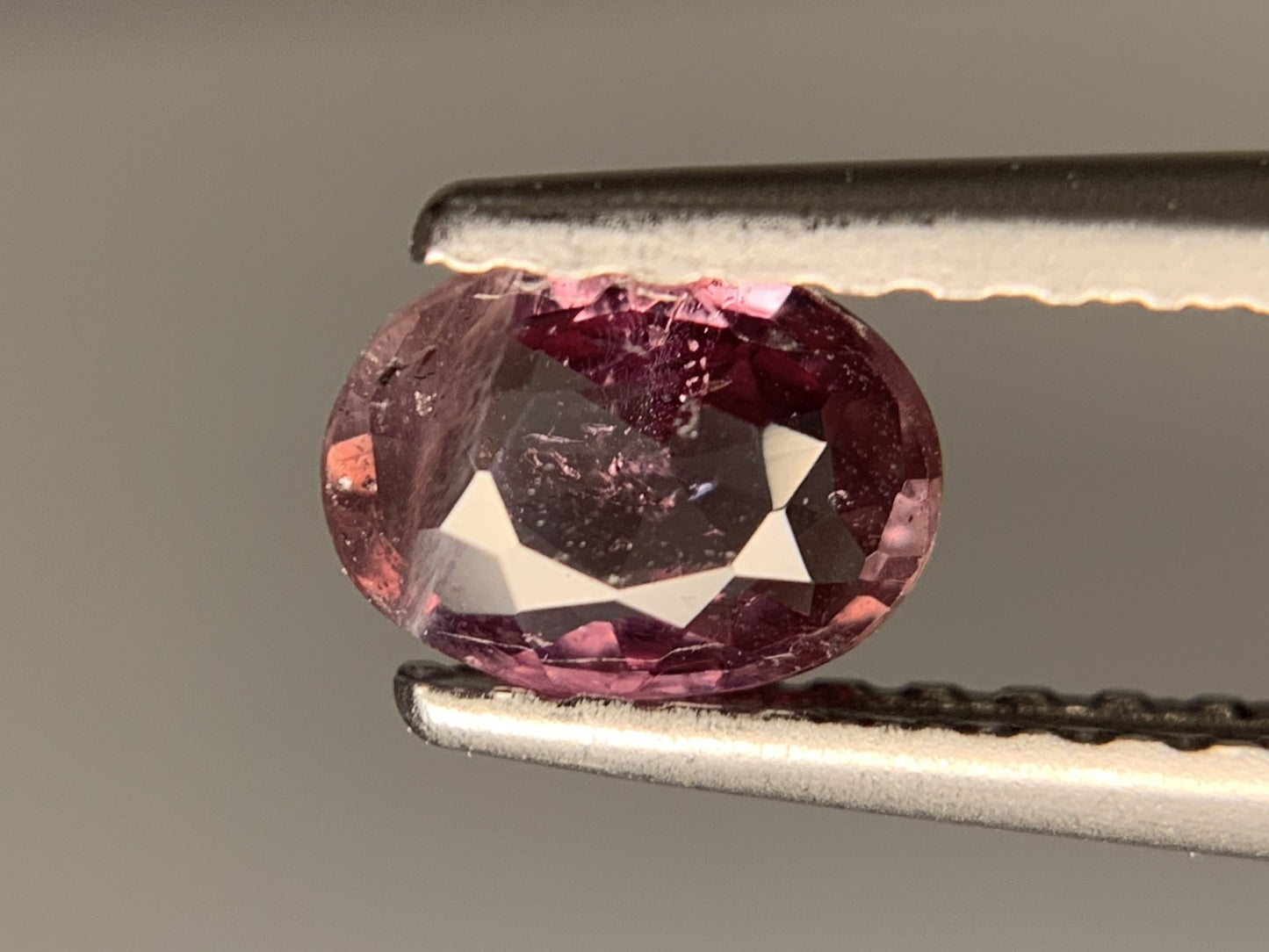 アレキサンドライト 0.476ct 中央宝石ソーティング付き 5.57㎜×4.12㎜×2.35㎜ ルース（ 裸石 ） 4241Y