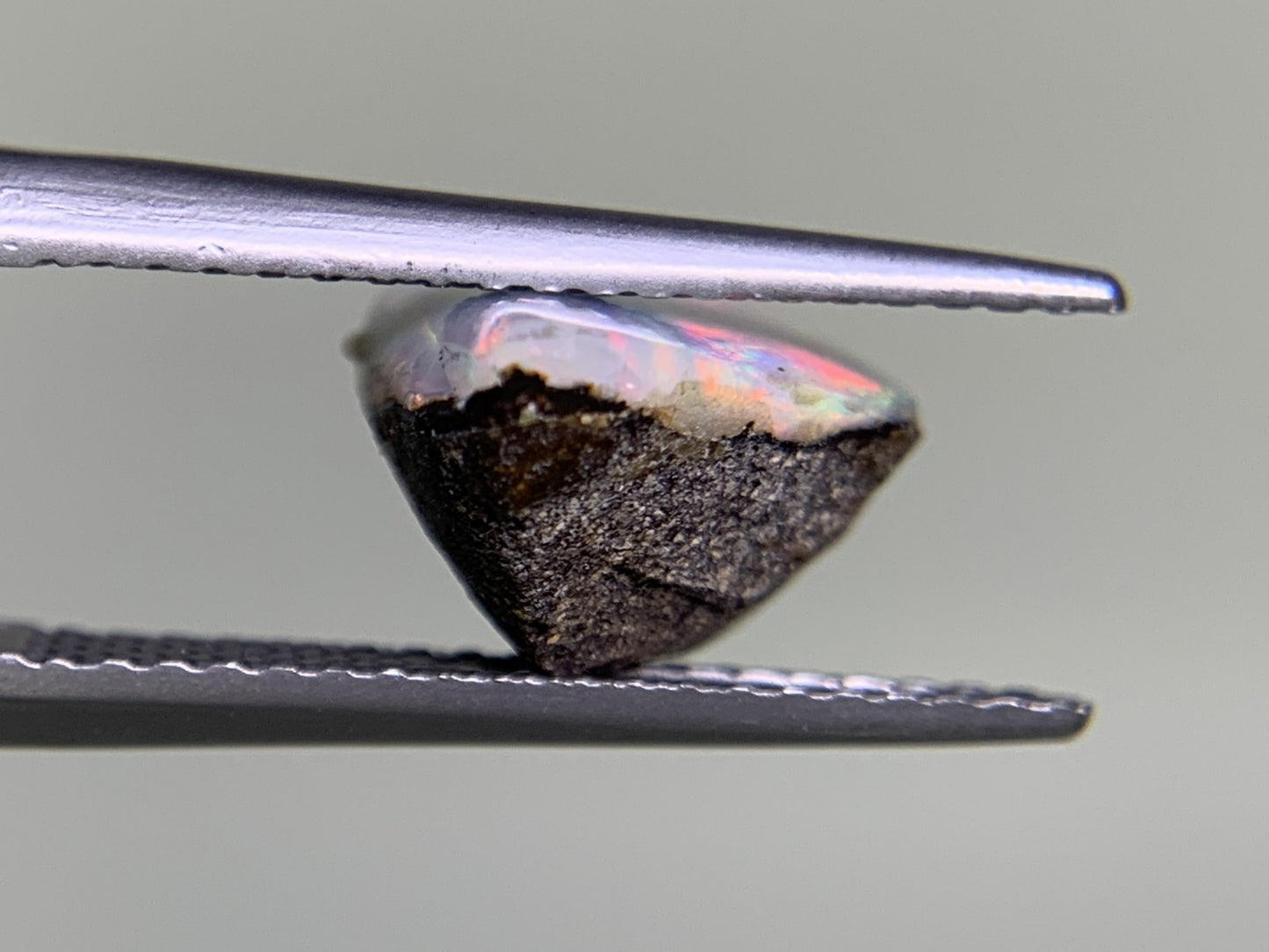 ボルダーオパール 4.005ct  宝石ソーティング付き  14.3㎜×9.0㎜×5.8㎜  ルース（ 裸石 ） 4242Y