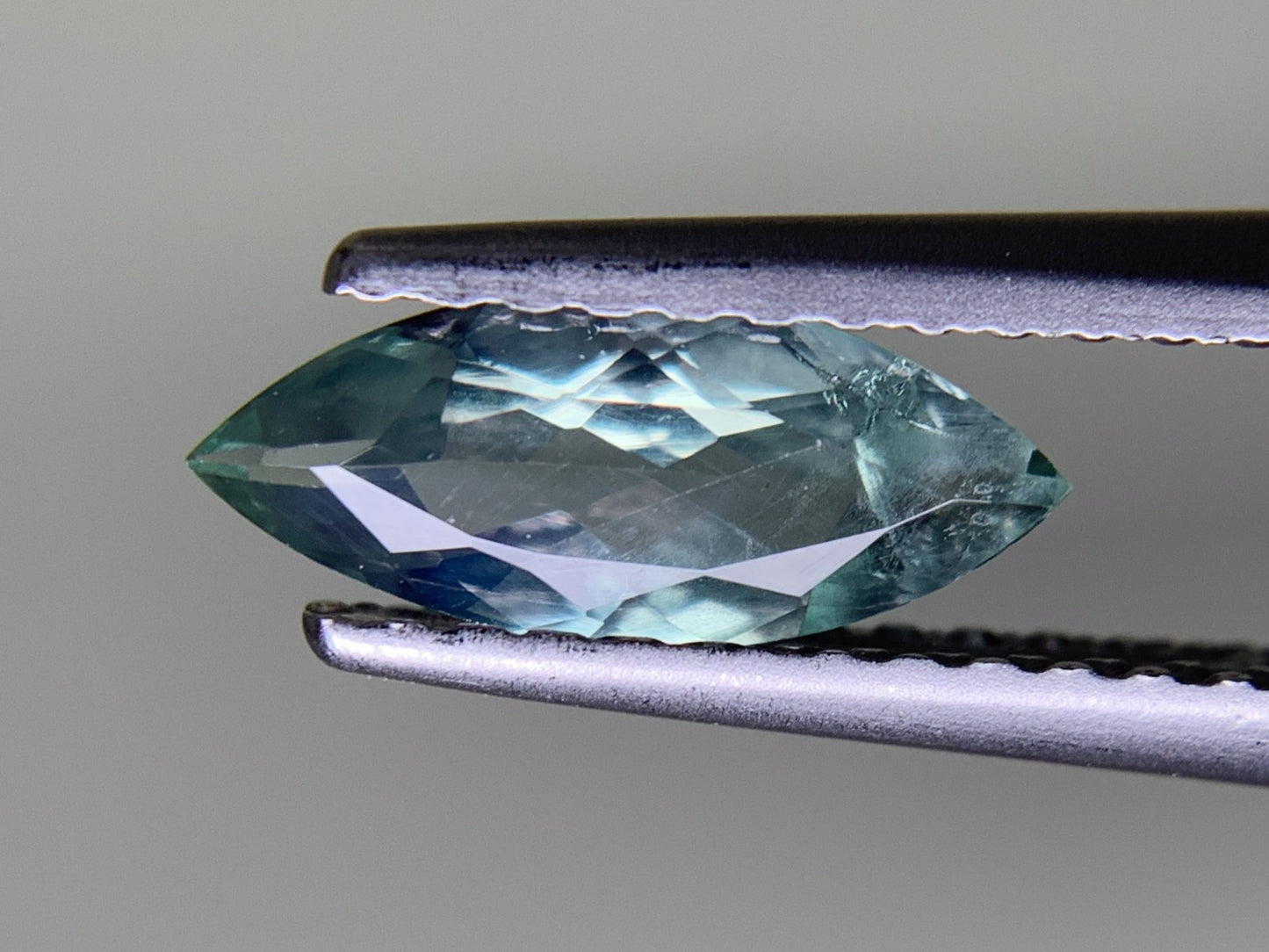 アレキサンドライト 0.586ct  中央宝石ソーティング付き  9.65㎜×3.95㎜×2.20㎜  ルース（ 裸石 ） 4267Y