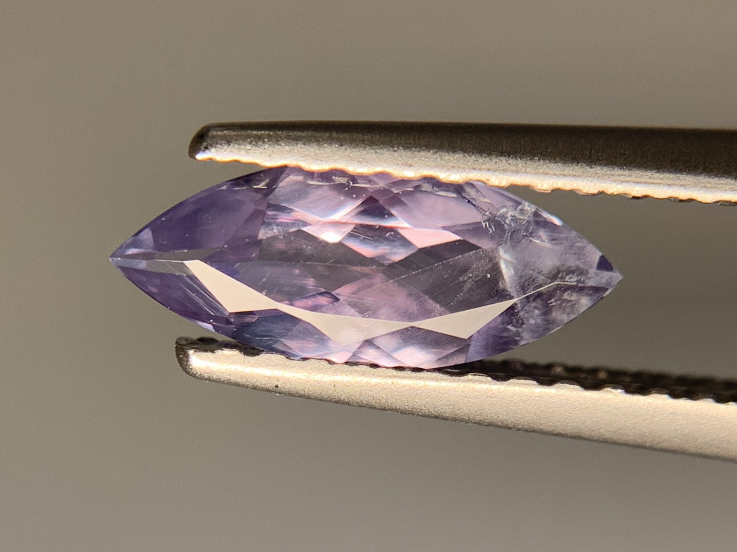 アレキサンドライト 0.586ct  中央宝石ソーティング付き  9.65㎜×3.95㎜×2.20㎜  ルース（ 裸石 ） 4267Y