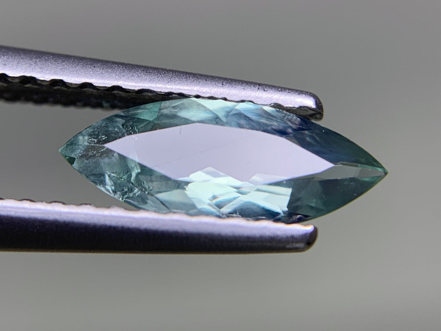 アレキサンドライト 0.586ct  中央宝石ソーティング付き  9.65㎜×3.95㎜×2.20㎜  ルース（ 裸石 ） 4267Y