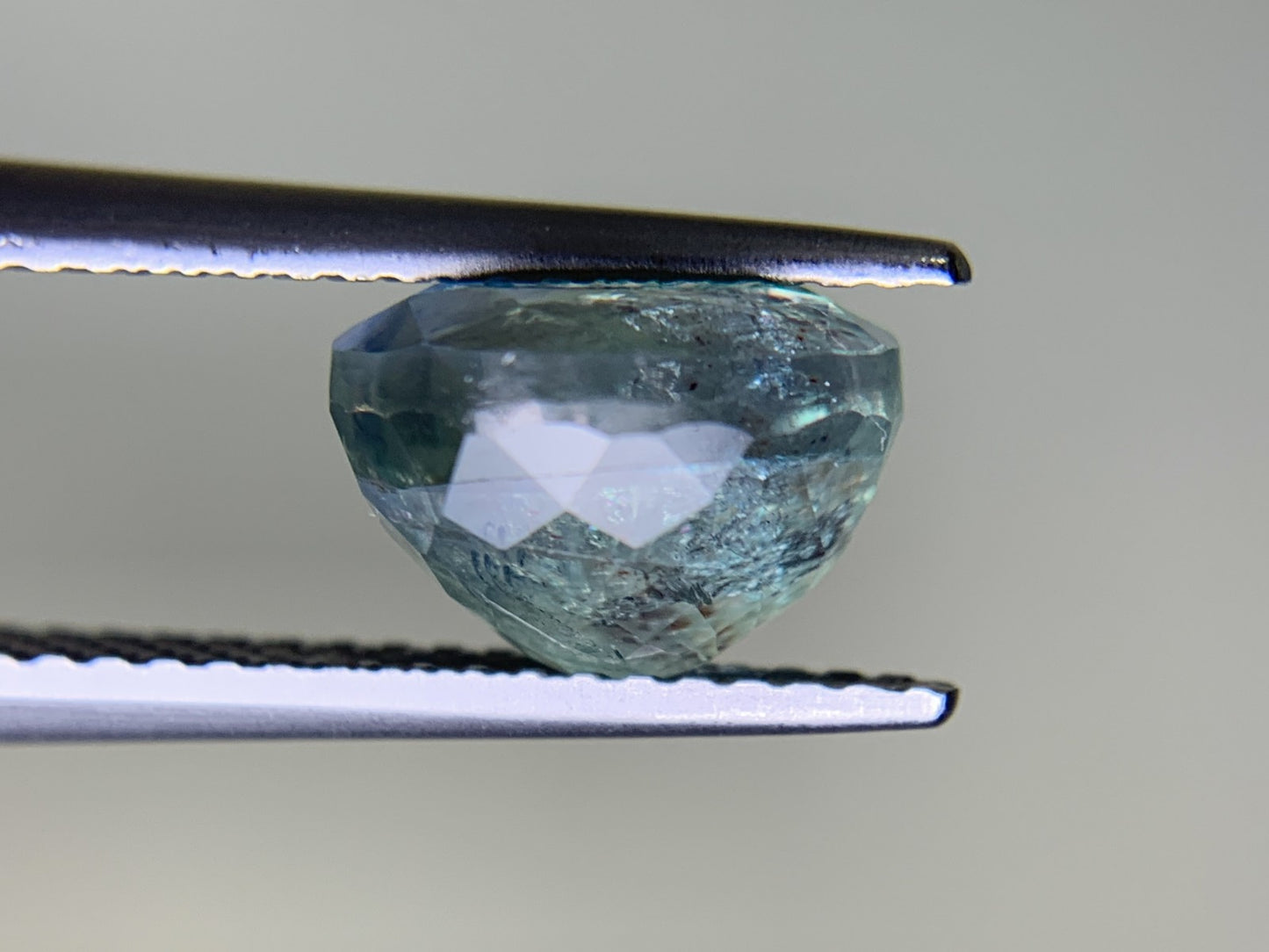 アレキサンドライト 3.252ct  中央宝石ソーティング付き  8.80㎜×6.62㎜×6.23㎜  ルース（ 裸石 ） 4272Y