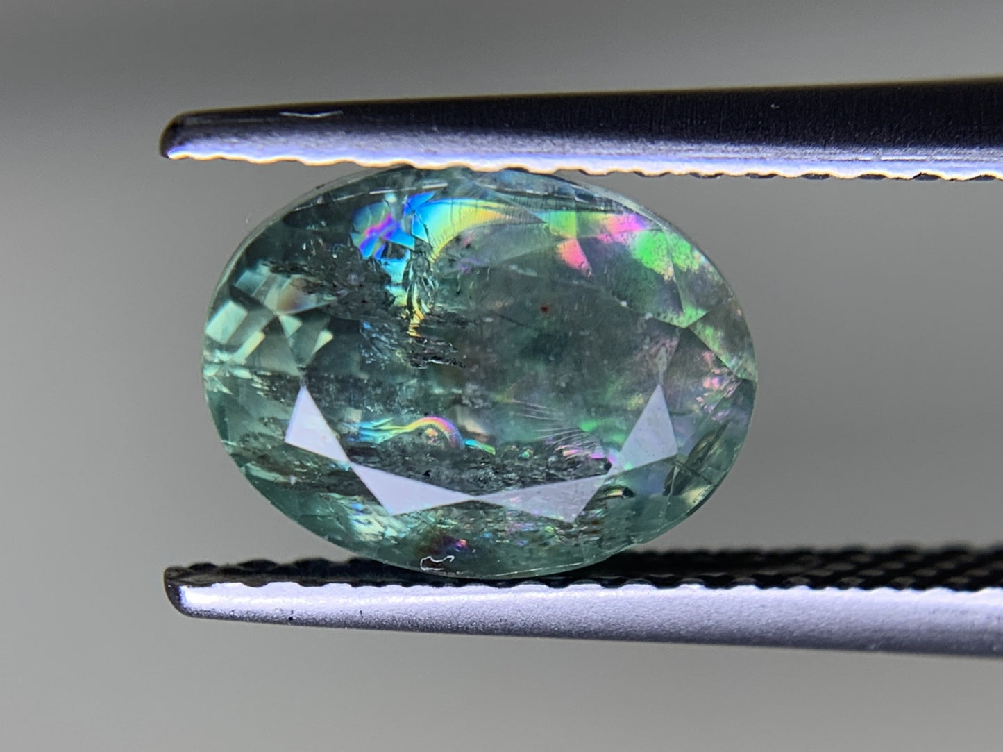 アレキサンドライト 3.252ct  中央宝石ソーティング付き  8.80㎜×6.62㎜×6.23㎜  ルース（ 裸石 ） 4272Y