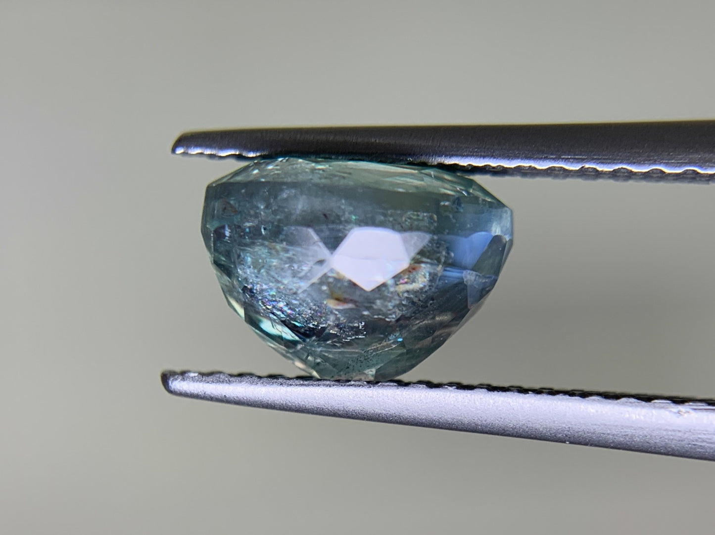アレキサンドライト 3.252ct  中央宝石ソーティング付き  8.80㎜×6.62㎜×6.23㎜  ルース（ 裸石 ） 4272Y