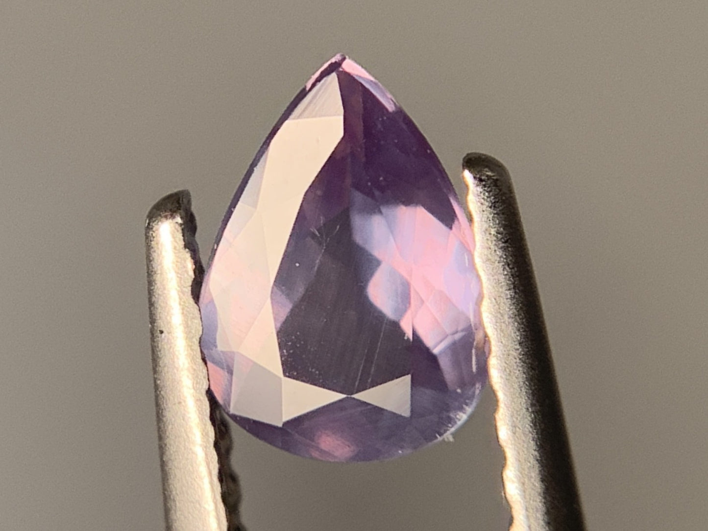 アレキサンドライト 0.512ct 中央宝石ソーティング付き 6.13㎜×4.49㎜×2.46㎜ ルース（ 裸石 ） 4276Y