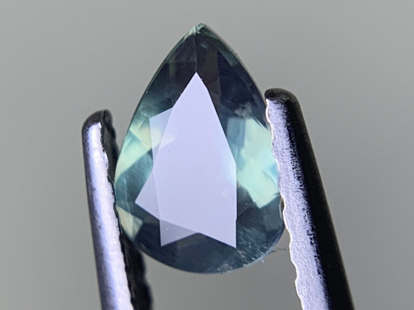 アレキサンドライト 0.512ct 中央宝石ソーティング付き 6.13㎜×4.49㎜×2.46㎜ ルース（ 裸石 ） 4276Y