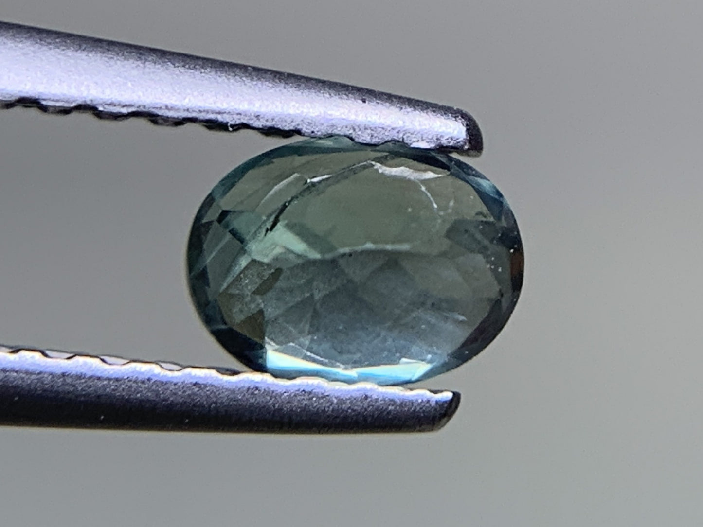 アレキサンドライト 0.482ct  中央宝石ソーティング付き  5.14㎜×3.89㎜×2.86㎜  ルース（ 裸石 ） 4278Y
