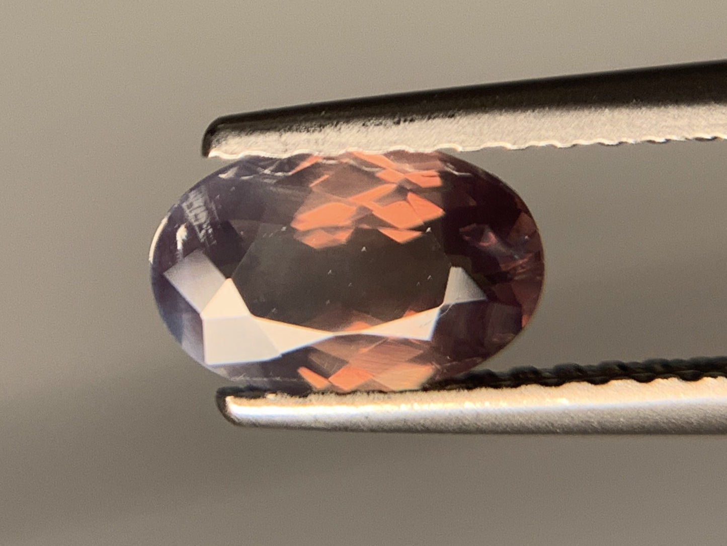 アレキサンドライト 0.863ct  中央宝石ソーティング付き  7.21㎜×4.73㎜×2.87㎜  ルース（ 裸石 ） 4281Y