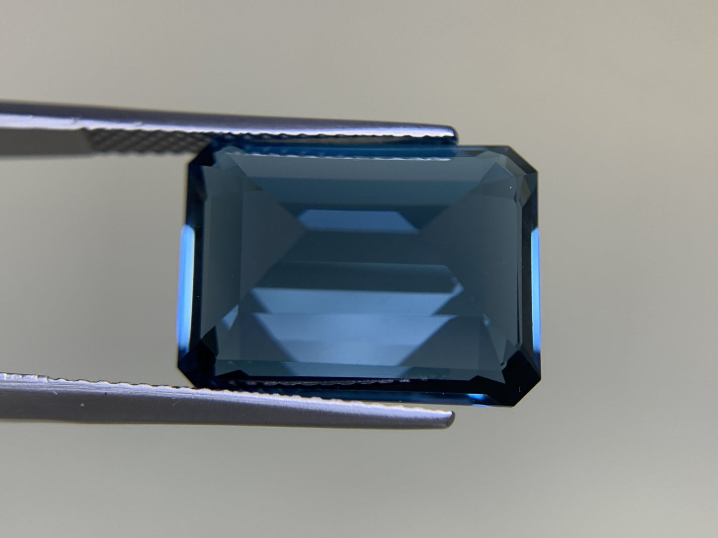 ロンドンブルートパーズ 13.398ct  宝石ソーティング付き  15.74㎜×11.84㎜×7.57㎜  ルース（ 裸石 ） 4284