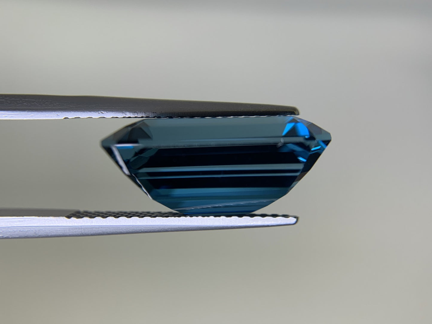 ロンドンブルートパーズ 13.398ct  宝石ソーティング付き  15.74㎜×11.84㎜×7.57㎜  ルース（ 裸石 ） 4284