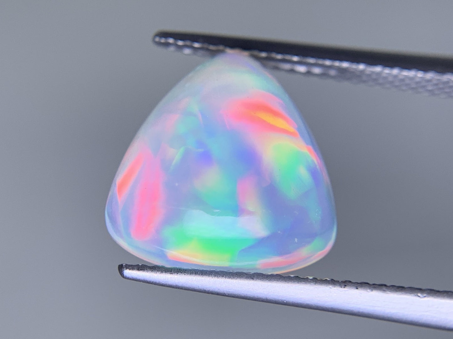 オパール 3.367ct  宝石ソーティング付き  11.4㎜×11.1㎜×5.8㎜  ルース（ 裸石 ） 4302Y