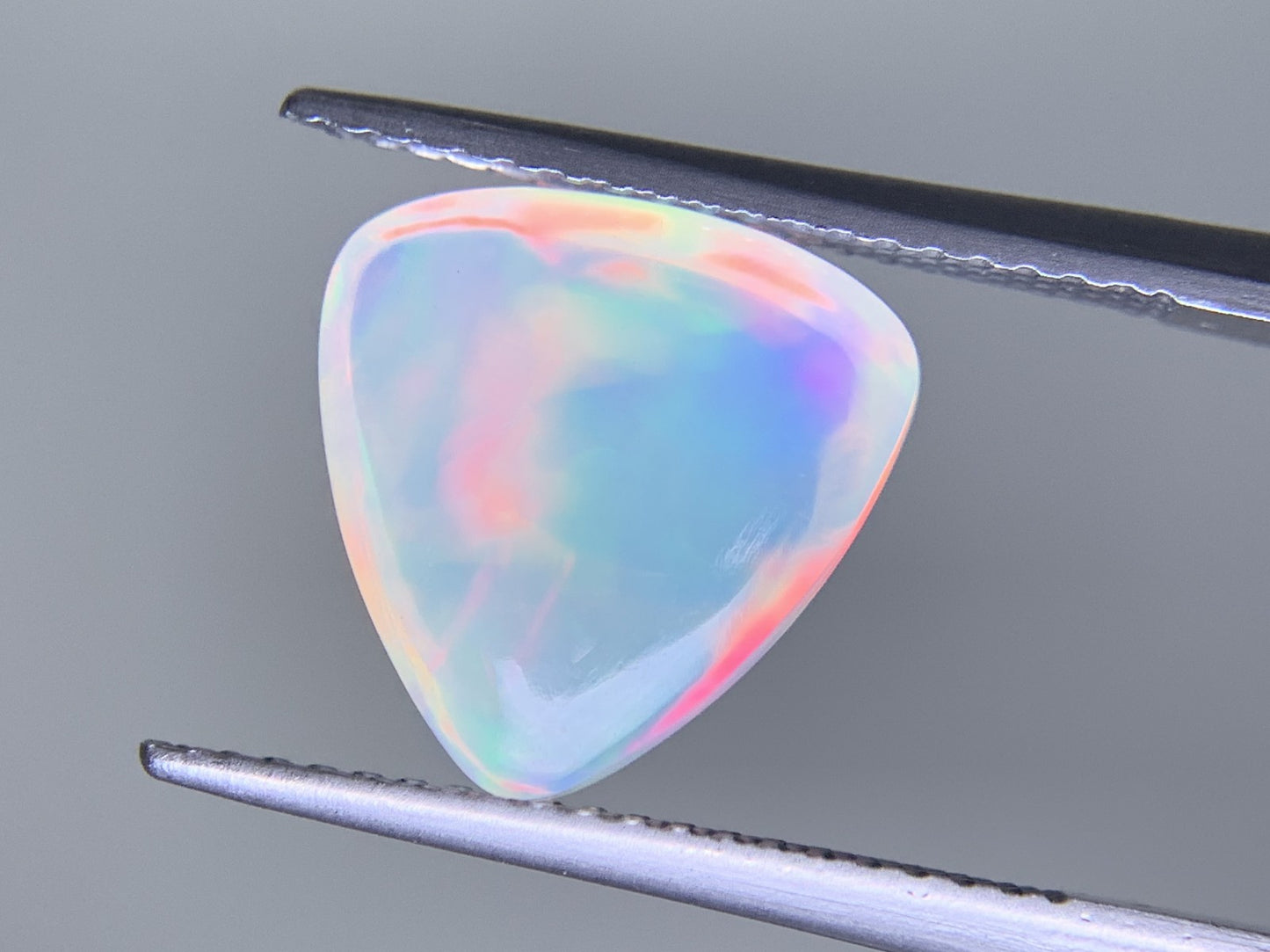 オパール 3.367ct  宝石ソーティング付き  11.4㎜×11.1㎜×5.8㎜  ルース（ 裸石 ） 4302Y