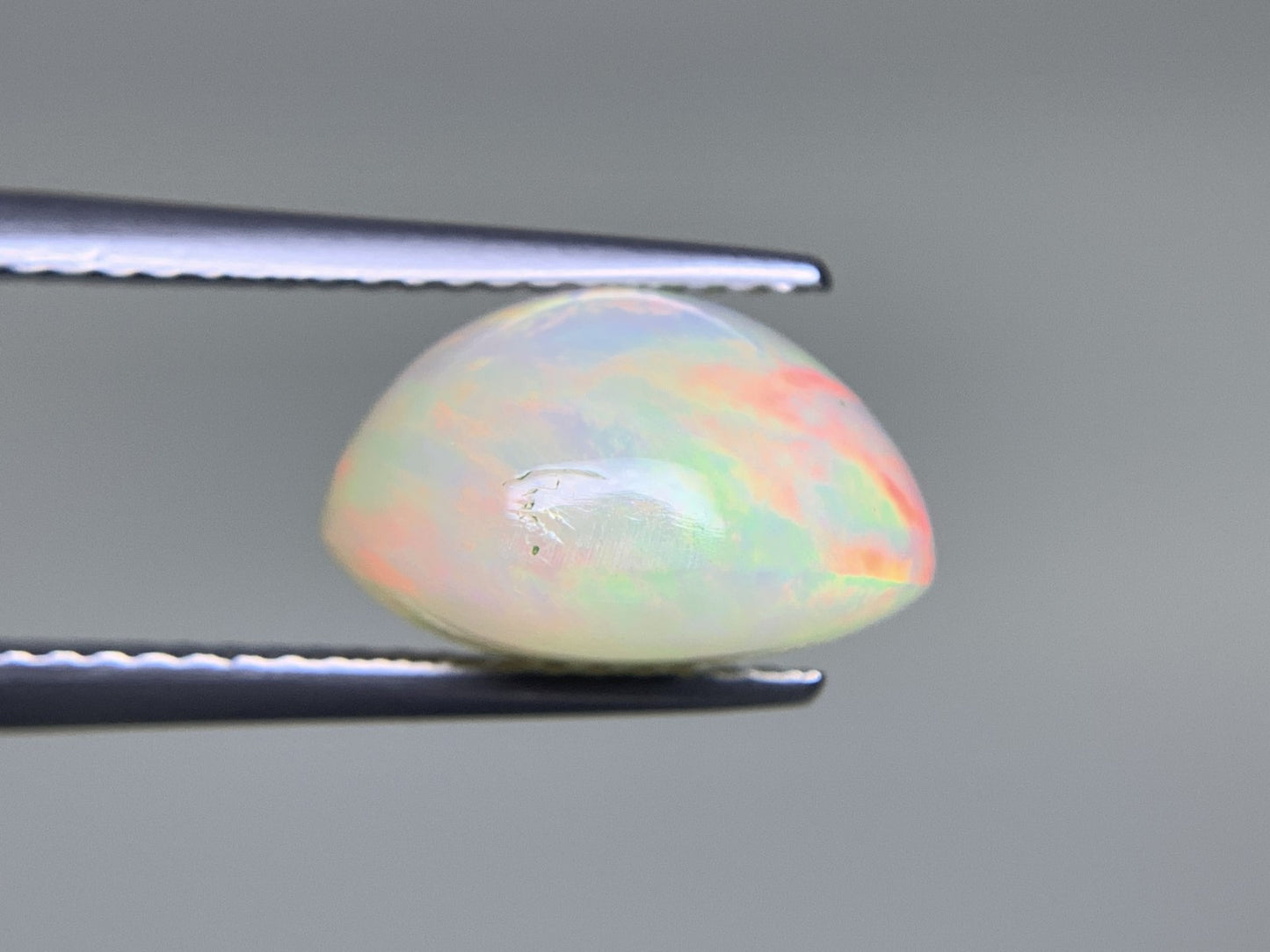 オパール 4.068ct  宝石ソーティング付き  11.9㎜×9.7㎜×7.4㎜  ルース（ 裸石 ） 4306Y