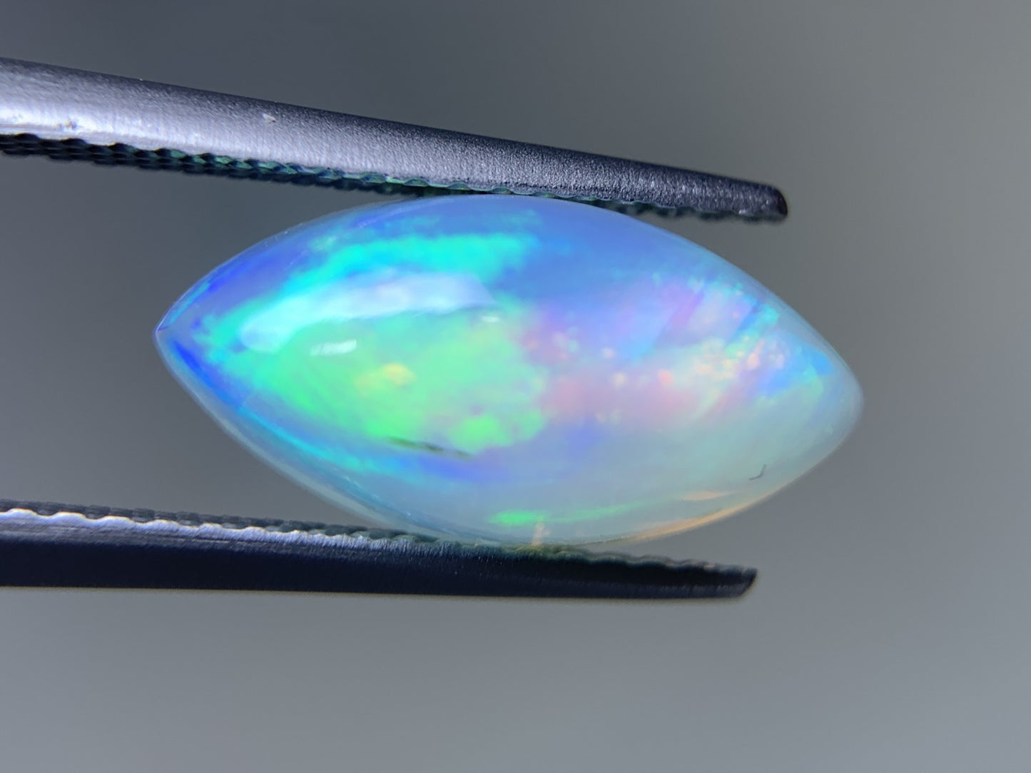 オパール 2.515ct  宝石ソーティング付き  14.2㎜×7.1㎜×5.0㎜  ルース（ 裸石 ） 4338Y