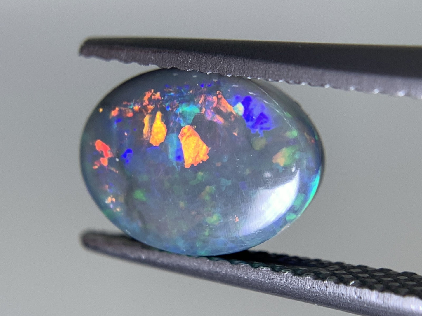 ブラックオパール 1.703ct 中央宝石ソーティング付き 9.4㎜×7.0㎜×3.7㎜ 天然 ルース（ 裸石 ） 4353Y