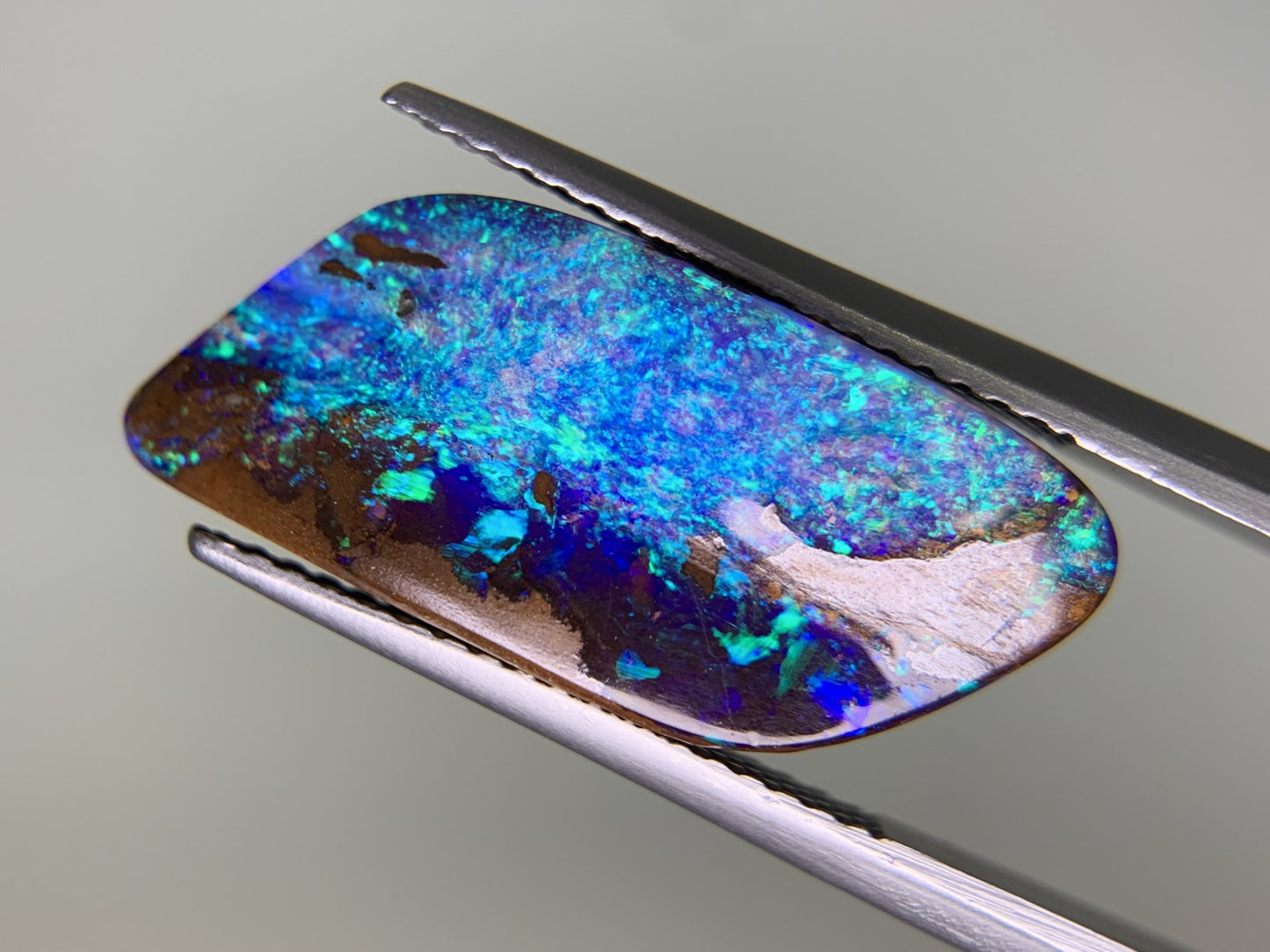 ボルダーオパール 7.423ct  宝石ソーティング付き  22.4㎜×9.8㎜×4.0㎜  ルース（ 裸石 ）天然 4369Y