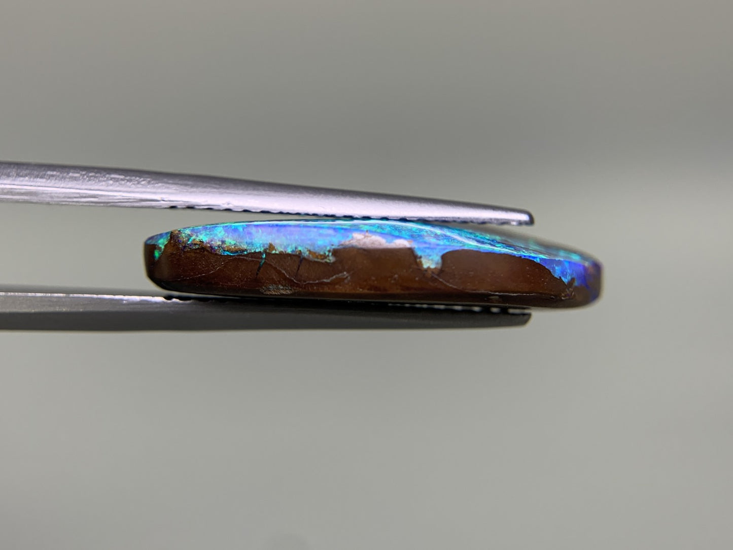 ボルダーオパール 7.423ct  宝石ソーティング付き  22.4㎜×9.8㎜×4.0㎜  ルース（ 裸石 ）天然 4369Y
