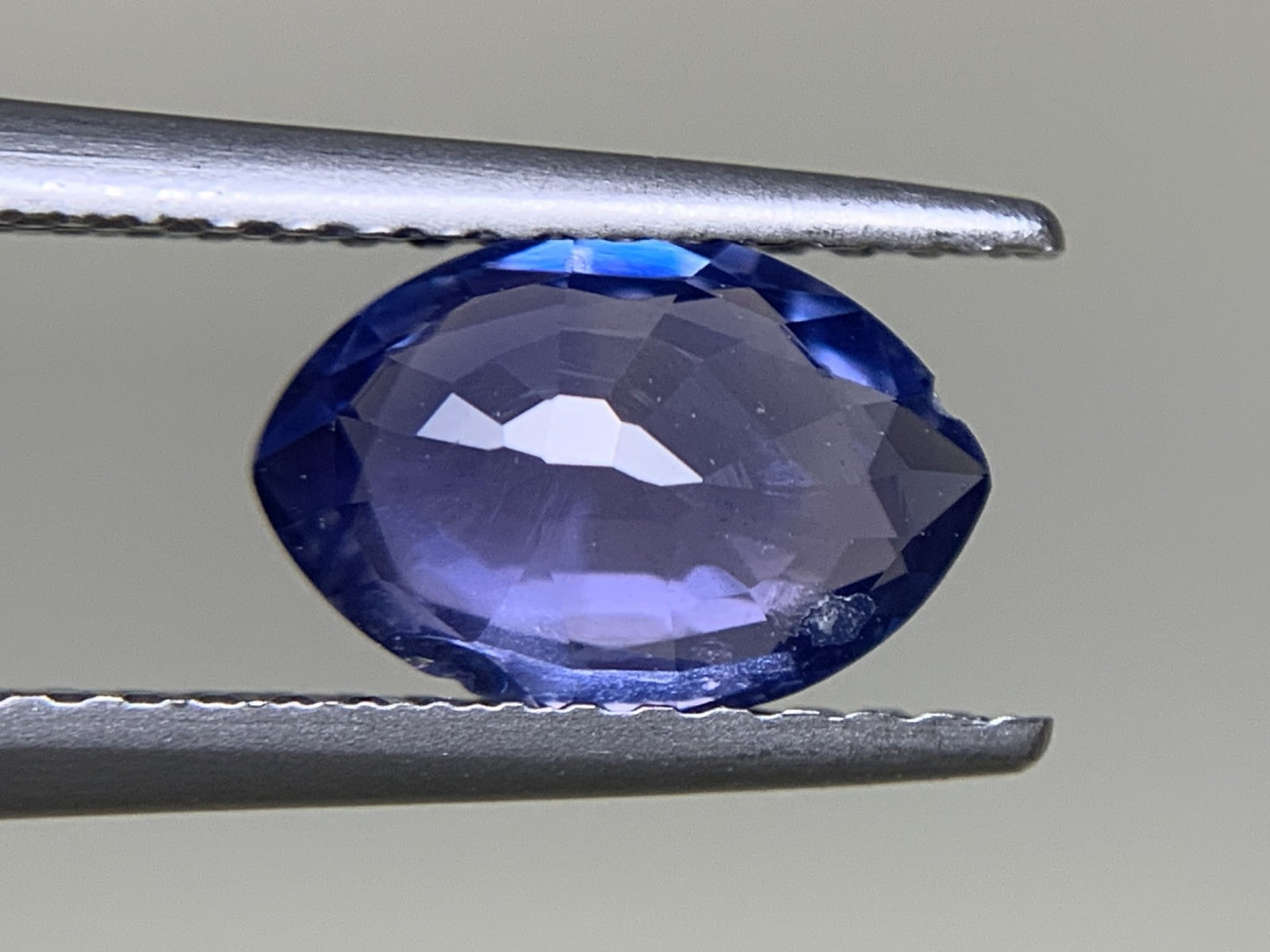 バイオレットサファイア 1.236ct  宝石ソーティング付き  8.7㎜×5.9㎜×2.7㎜  ルース（ 裸石 ） 4383Y