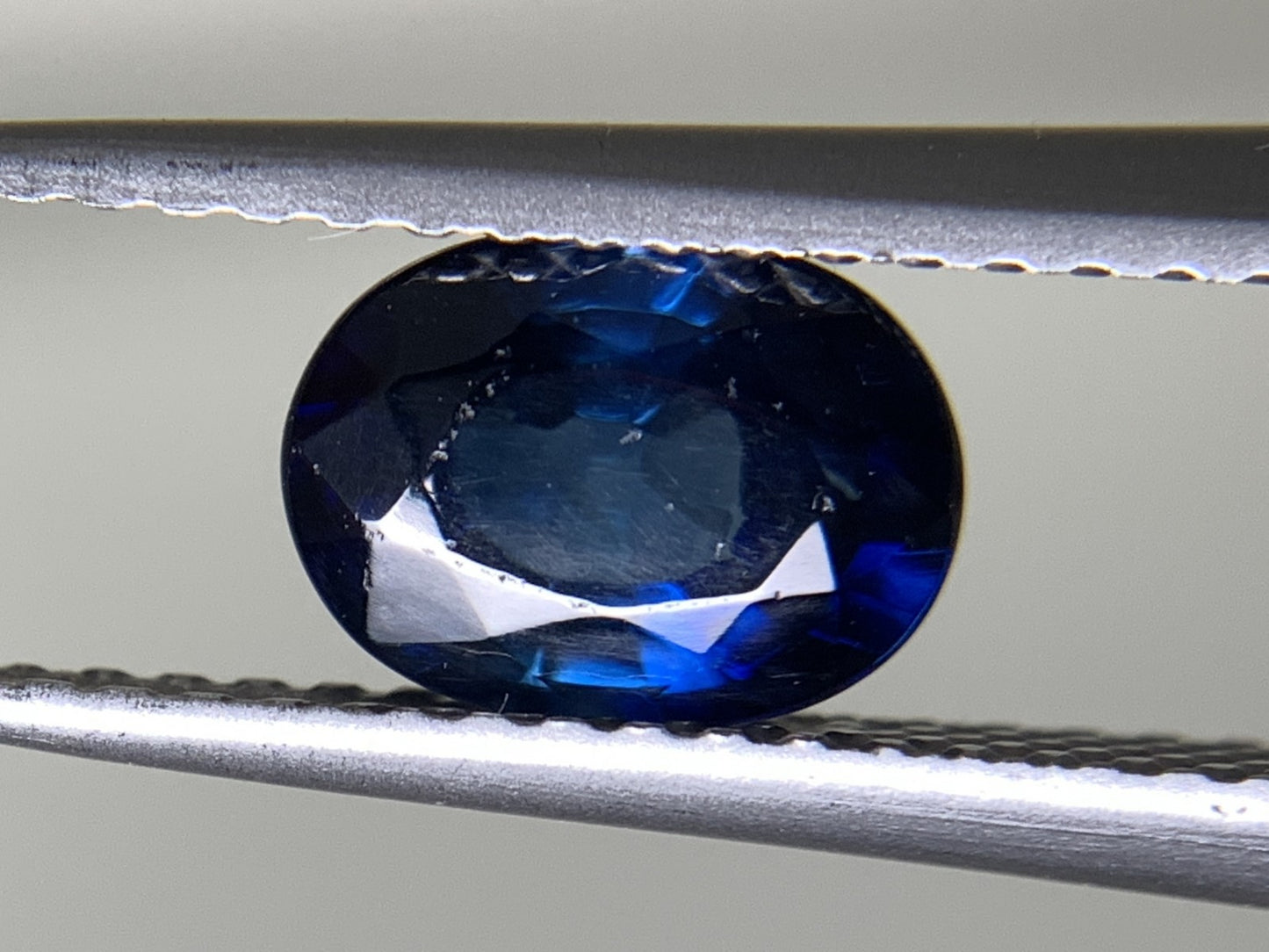 サファイア 1.287ct  中央宝石ソーティング付き  7.33㎜×5.44㎜×3.67㎜  天然 ルース（ 裸石 ） 4384Y
