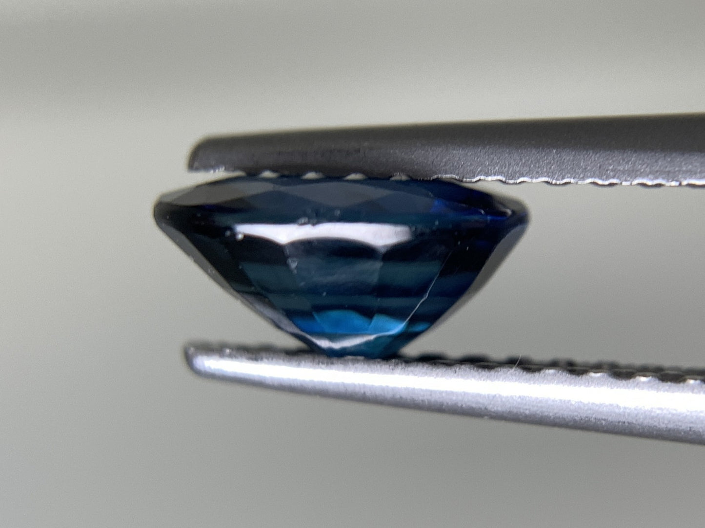 サファイア 1.287ct  中央宝石ソーティング付き  7.33㎜×5.44㎜×3.67㎜  天然 ルース（ 裸石 ） 4384Y