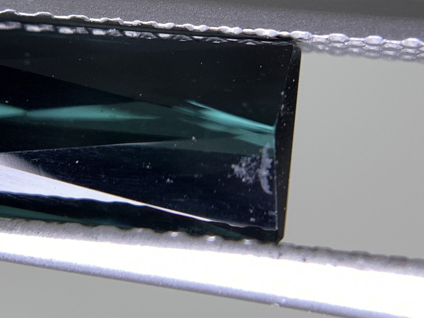トルマリン 2.484ct 宝石ソーティング付き 15.0㎜×5.0㎜×3.5㎜ 天然 ルース（ 裸石 ） 4395Y