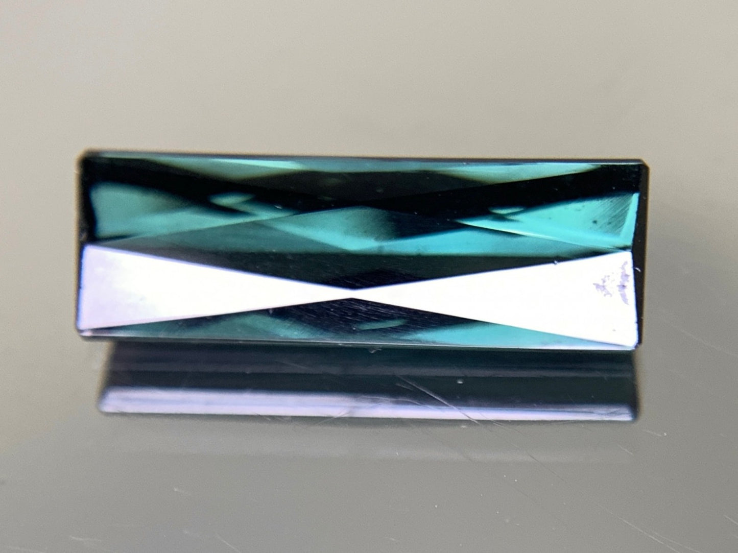 トルマリン 2.484ct 宝石ソーティング付き 15.0㎜×5.0㎜×3.5㎜ 天然 ルース（ 裸石 ） 4395Y