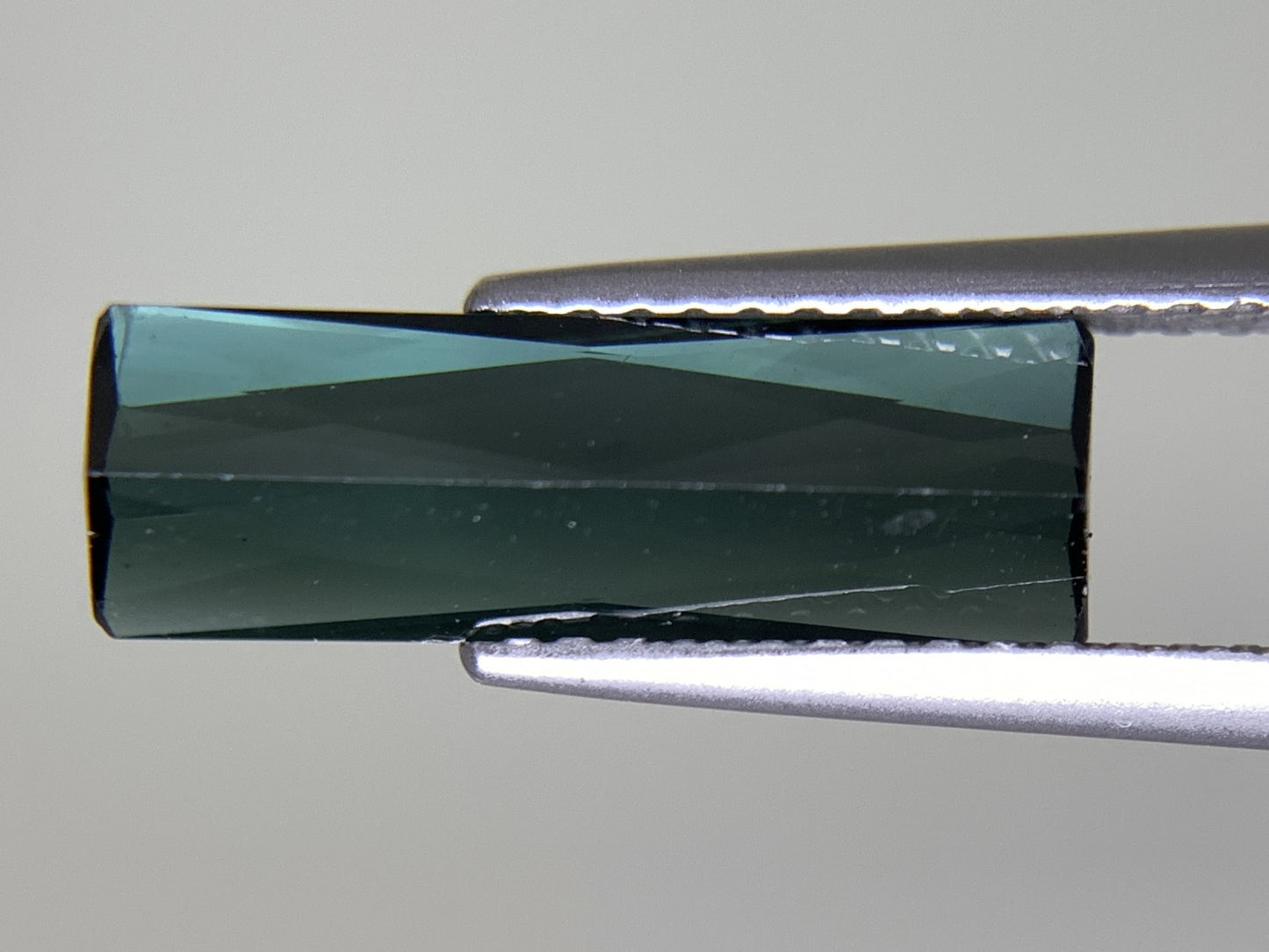 トルマリン 2.484ct 宝石ソーティング付き 15.0㎜×5.0㎜×3.5㎜ 天然 ルース（ 裸石 ） 4395Y