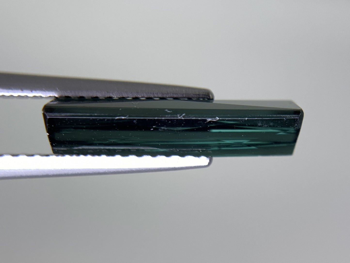 トルマリン 2.484ct 宝石ソーティング付き 15.0㎜×5.0㎜×3.5㎜ 天然 ルース（ 裸石 ） 4395Y